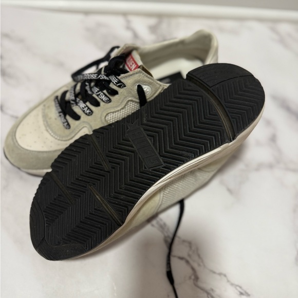 They are like new, US size 6 in men's, run little bigger ,I do not have the box. - Picture 3 of 4